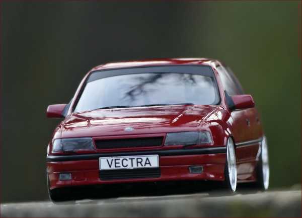 1:18 Opel Vectra A 2000 16V Bj.90 + Brock B1 Alufelgen